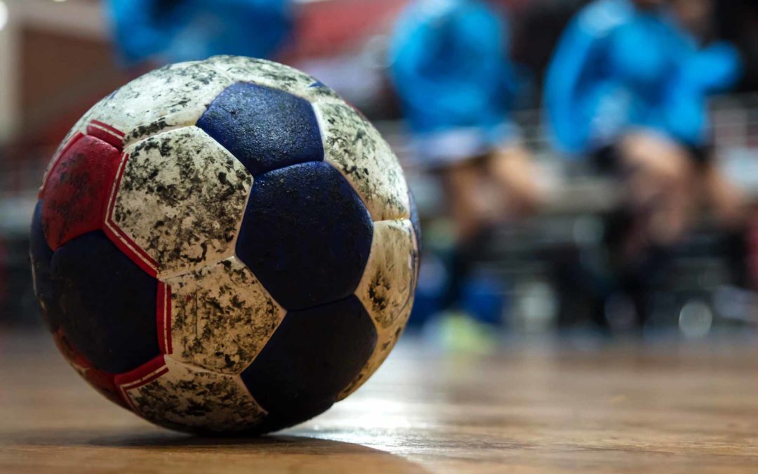 Ent­fer­nung von Handballharz:
